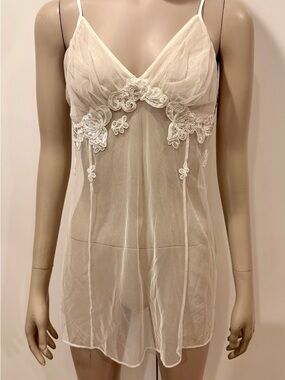 VTG Victoria’s Secret Bridal Sheer Chemise Negligee White Babydoll Sz Med